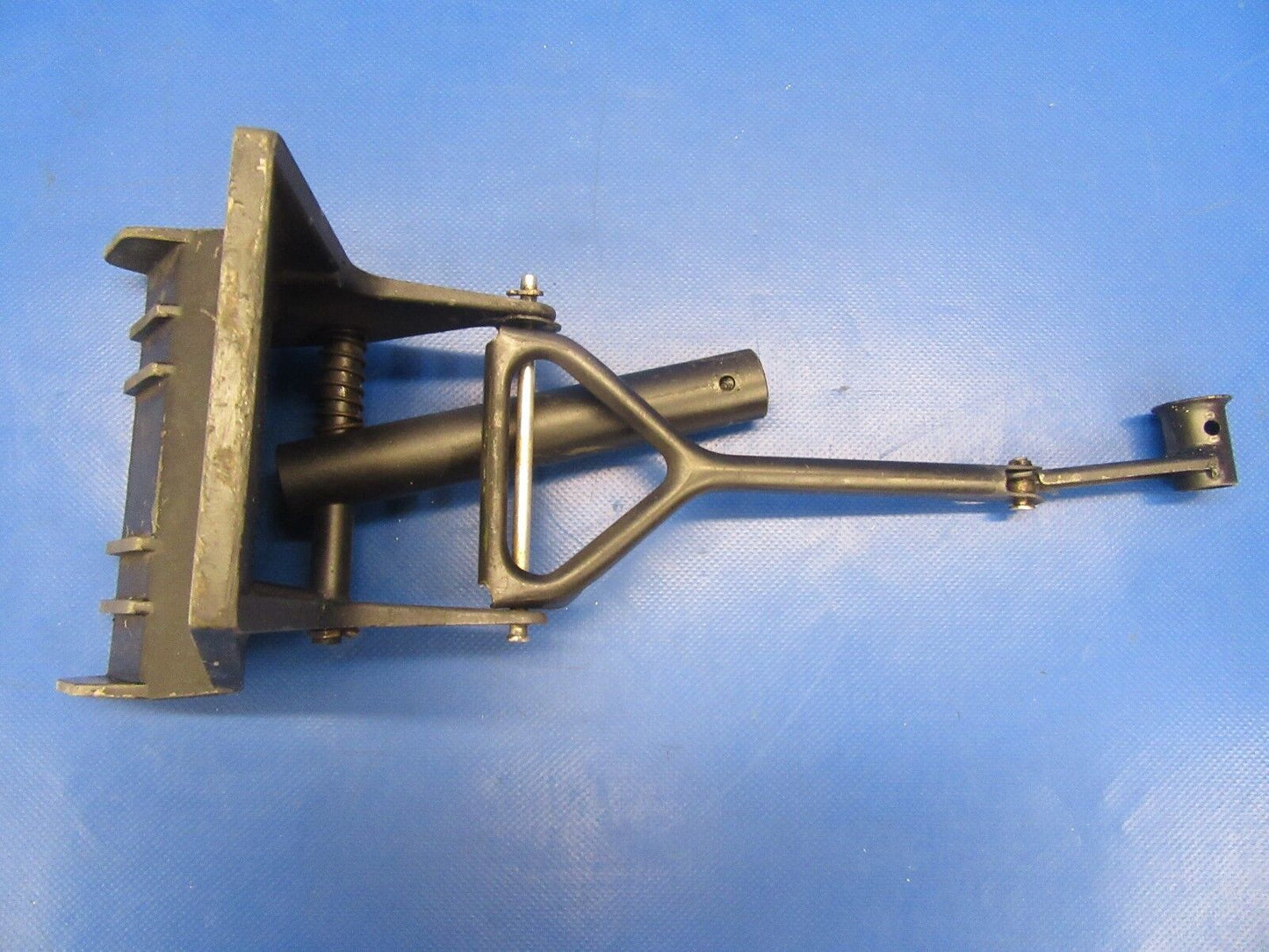 Cessna 182 Pedal Assy with Arm and Link RH OTBD P/N 0760678-2 (0917-15)