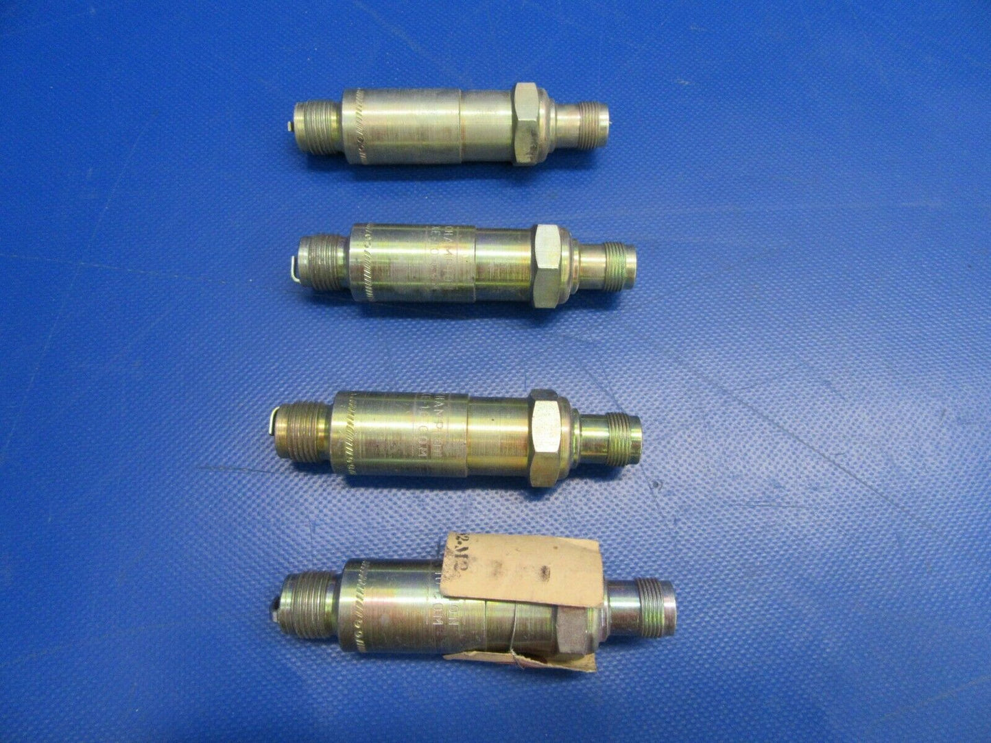 Champion Spark Plug P/N XE-10COM, 1182M2 LOT OF 4 (0219-404)
