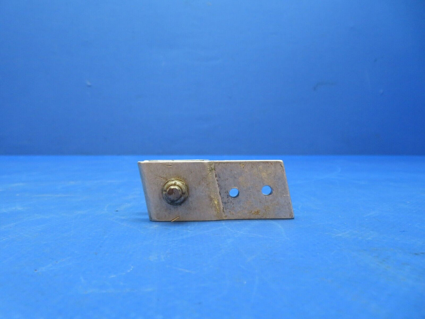 Cessna 172 Wheel Housing Front Seat P/N 0700645-4 (0723-399)