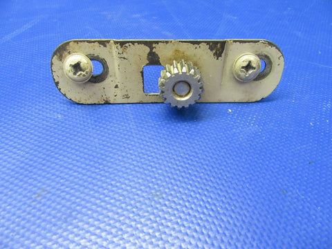 Cessna 210 / P210N Clutch Rotary Cabin Door P/N 2117159-1 (0421-581)