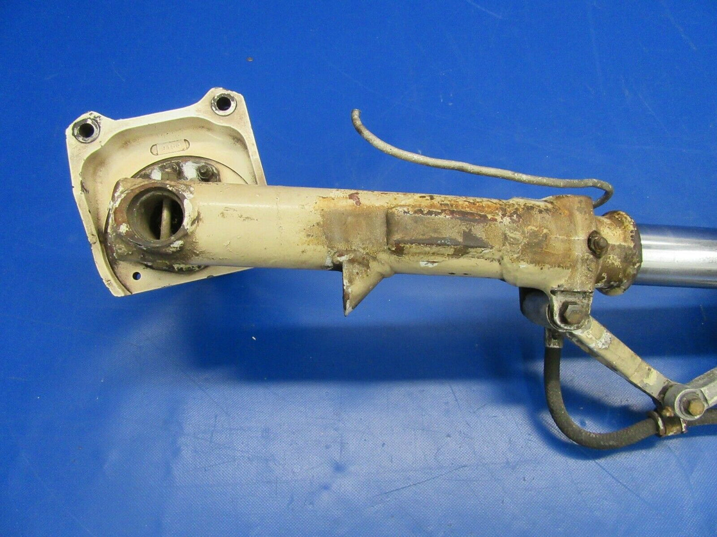 Cessna 310 Main Gear LH P/N 0841000-97, 0841201-1 (1119-427)