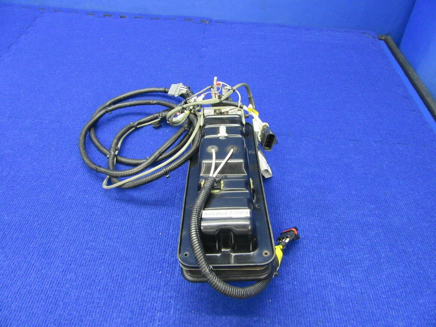Cirrus SR-22 Battery #2 Enclosure w/ Relay P/N 14218-001, 14270-004 (0122-352)