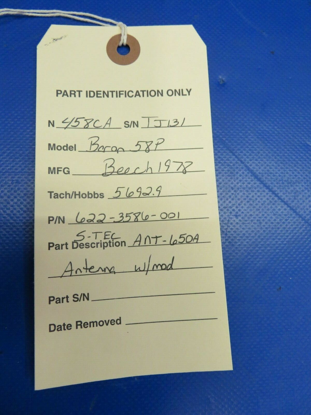 Beech Baron 58P S-TEC ANT-650A Antenna P/N 622-3586-001 (0320-320)