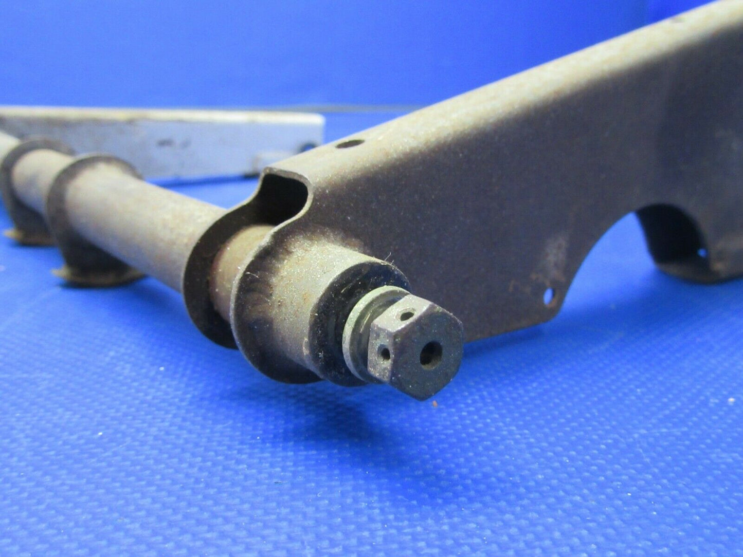 Cessna 210 / P210N Nose Gear Door Torque Tube P/N 1217077-1 (0421-545)