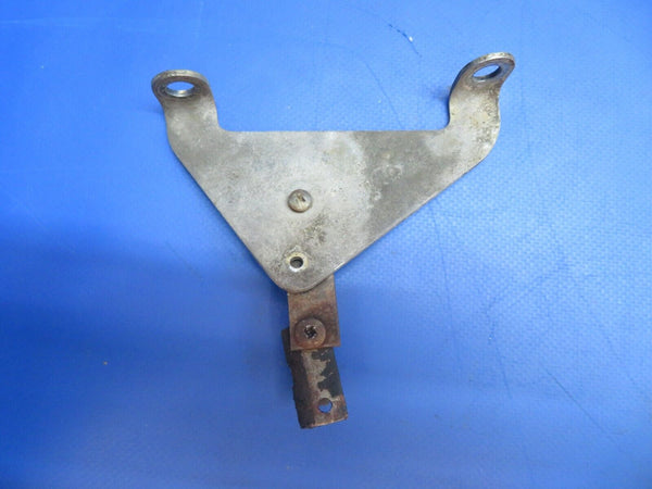 Piper PA-28R-201T Propeller Governor Bracket for Hartzell E-5 (1122-834)