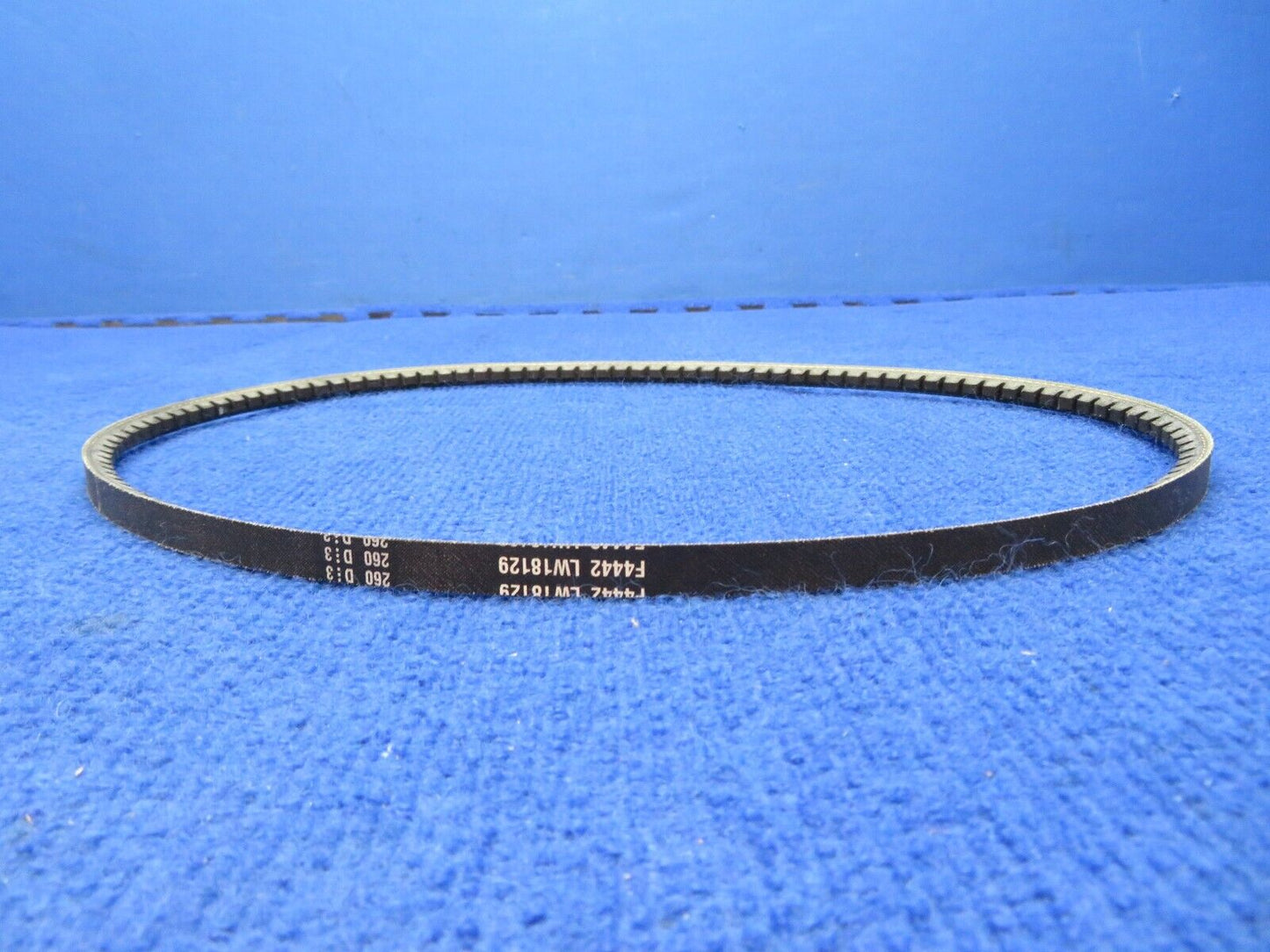 V-Belt P/N LW18129 NOS (0622-686)