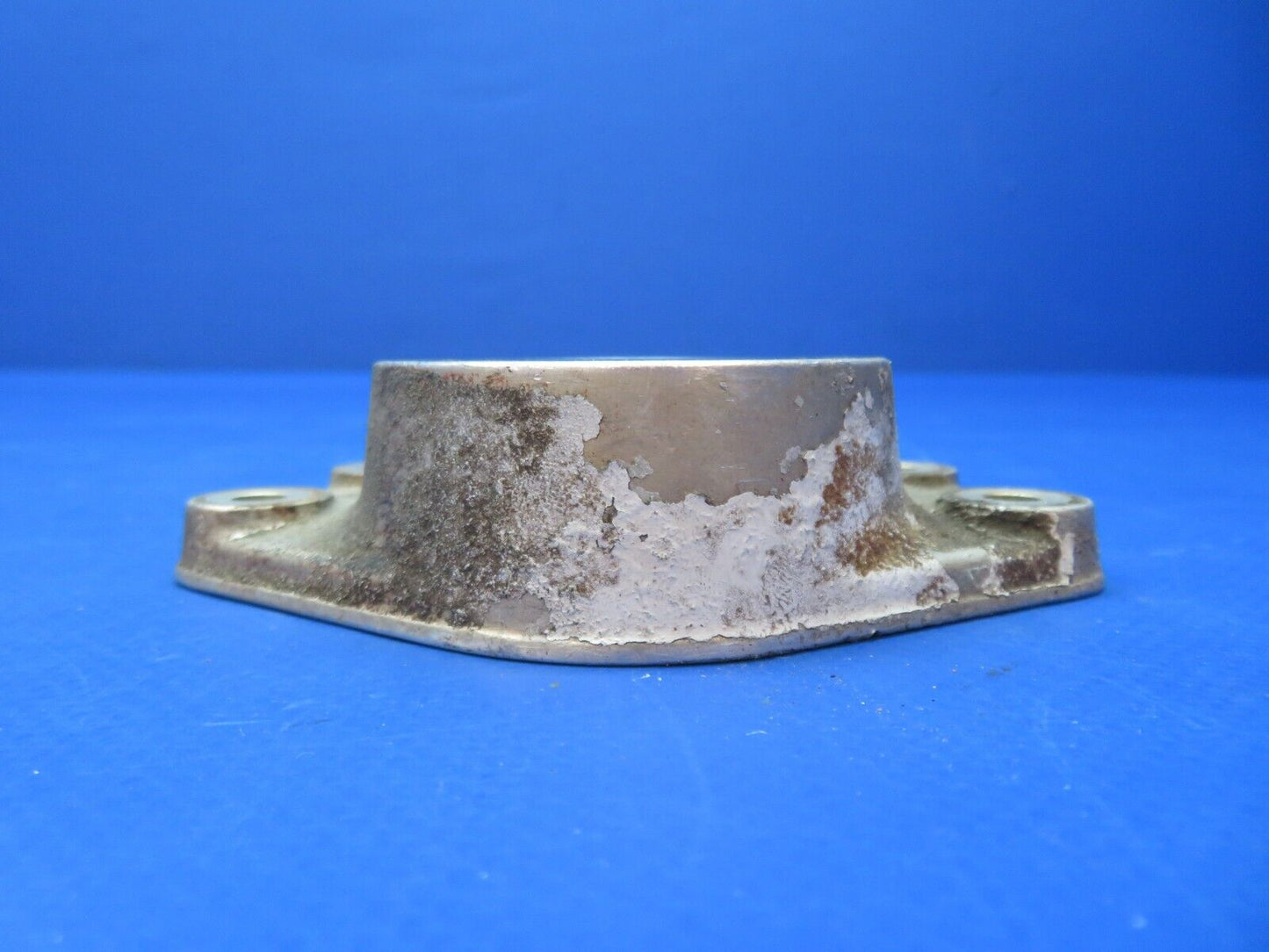 Cessna 401 Retainer Nose Gear For 1.19 Diameter Lug P/N 0842007-2 (0523-952)