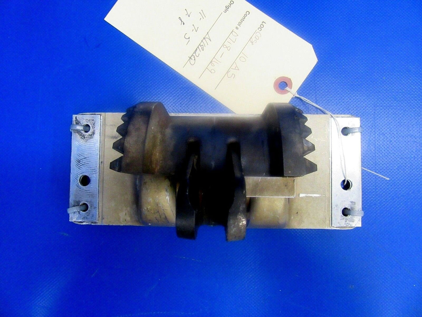 Cessna 177RG Cardinal Gear & Support Main Gear Retract P/N 2081002-4 (0718-169)