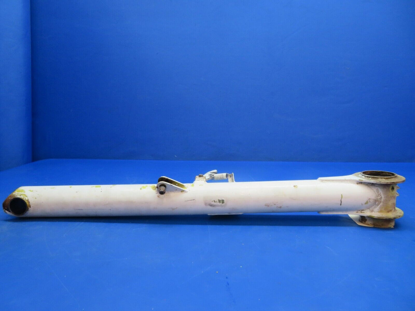 Lake LA-4-200 RH Main Gear Leg Assy P/N 1-4100-8 (0123-509)