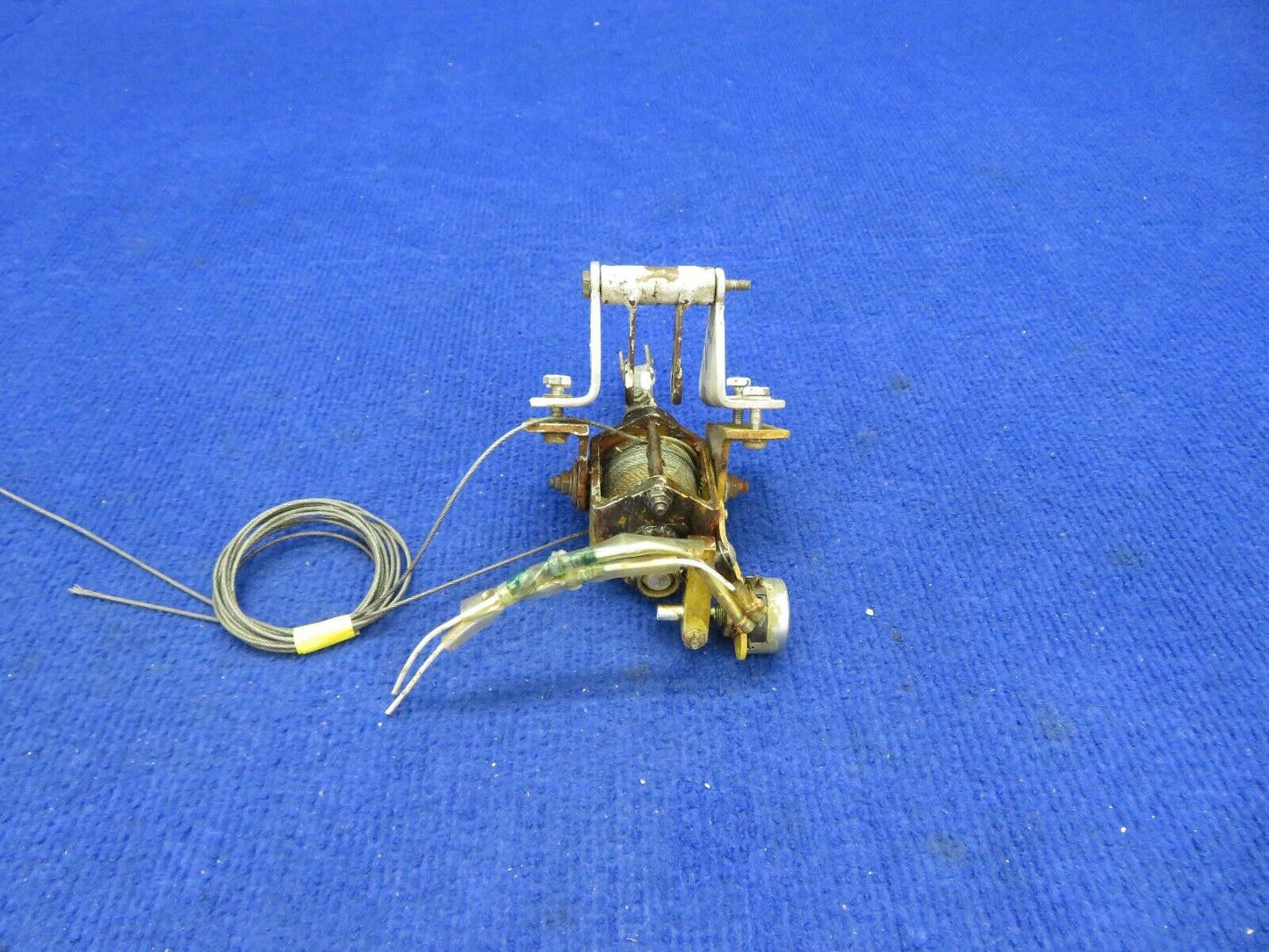 Piper PA-31 Navajo Elevator Trim Tab Screw Assy P/N 53850-00 (0522-354)