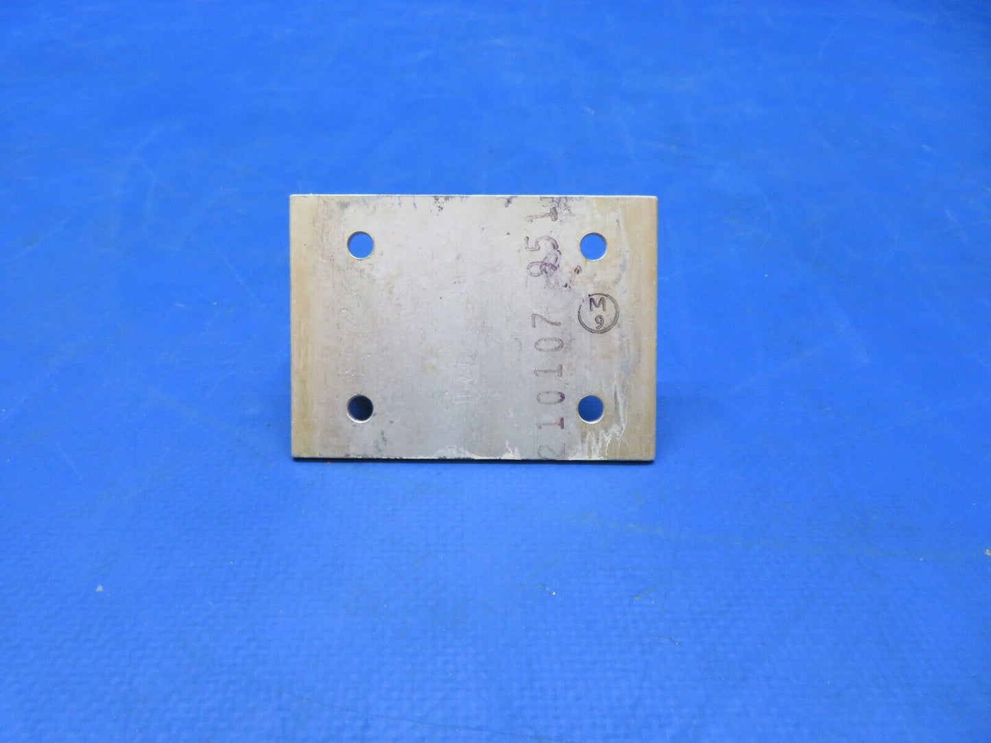 Mooney M20 / M20C Hinge Aileron Bearing Middle / OTBD P/N 210107 (1023-340)