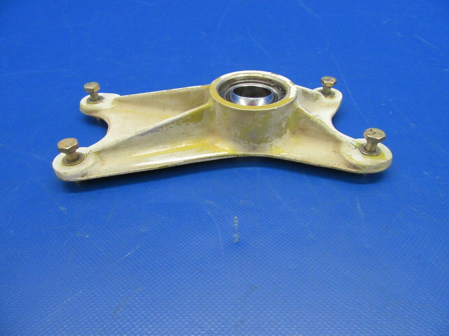 Piper PA-24-250 Comanche Main Gear Fitting Assy AFT RH P/N 20394-00 (1219-124)