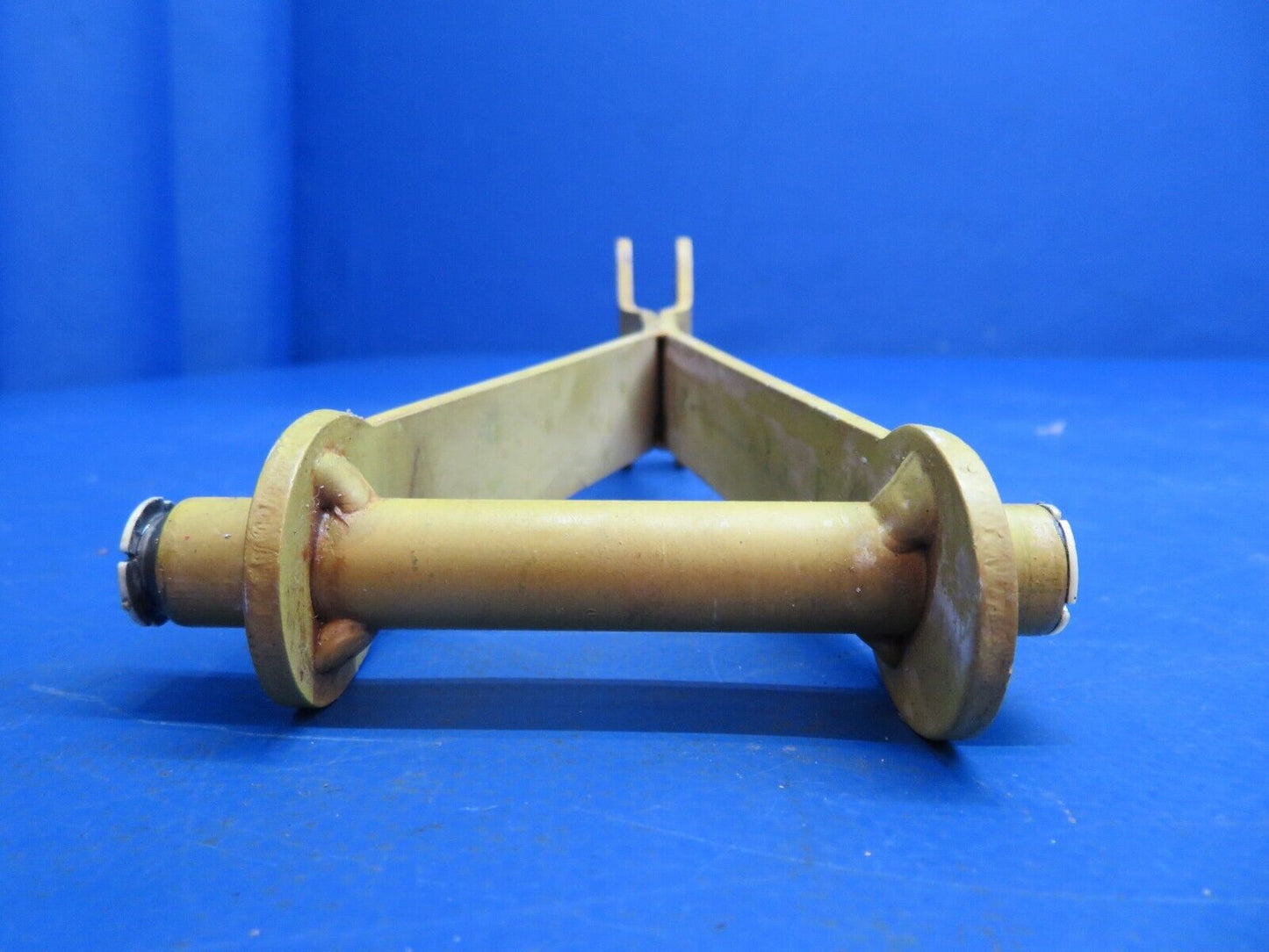 Lake LA-4-200 Idler Assy Elevator P/N 2-7138-1, 2-7138-3 (1222-899)