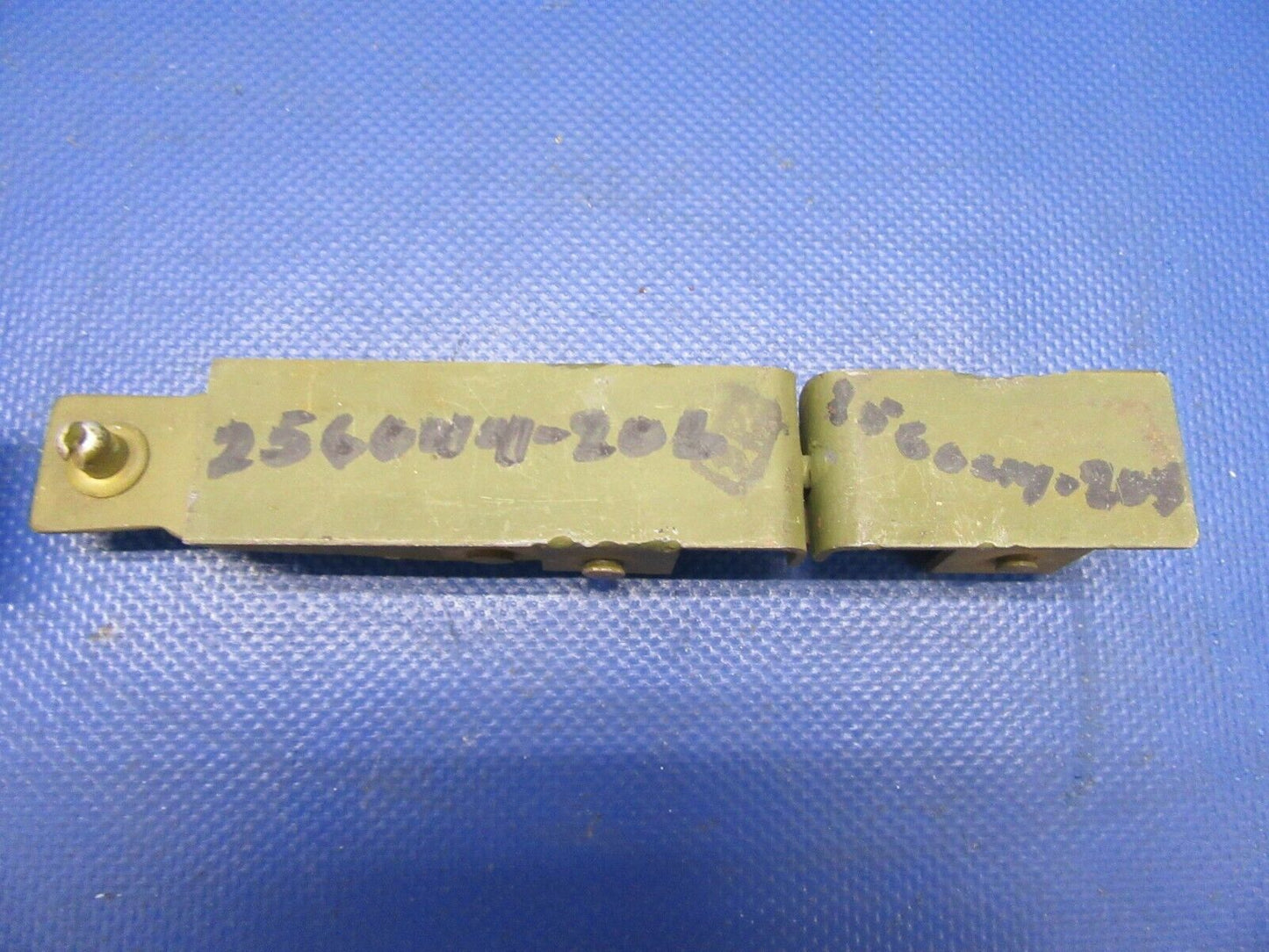 Aircraft Latch P/N 256644-206 LOT OF 2 NOS (0921-546)