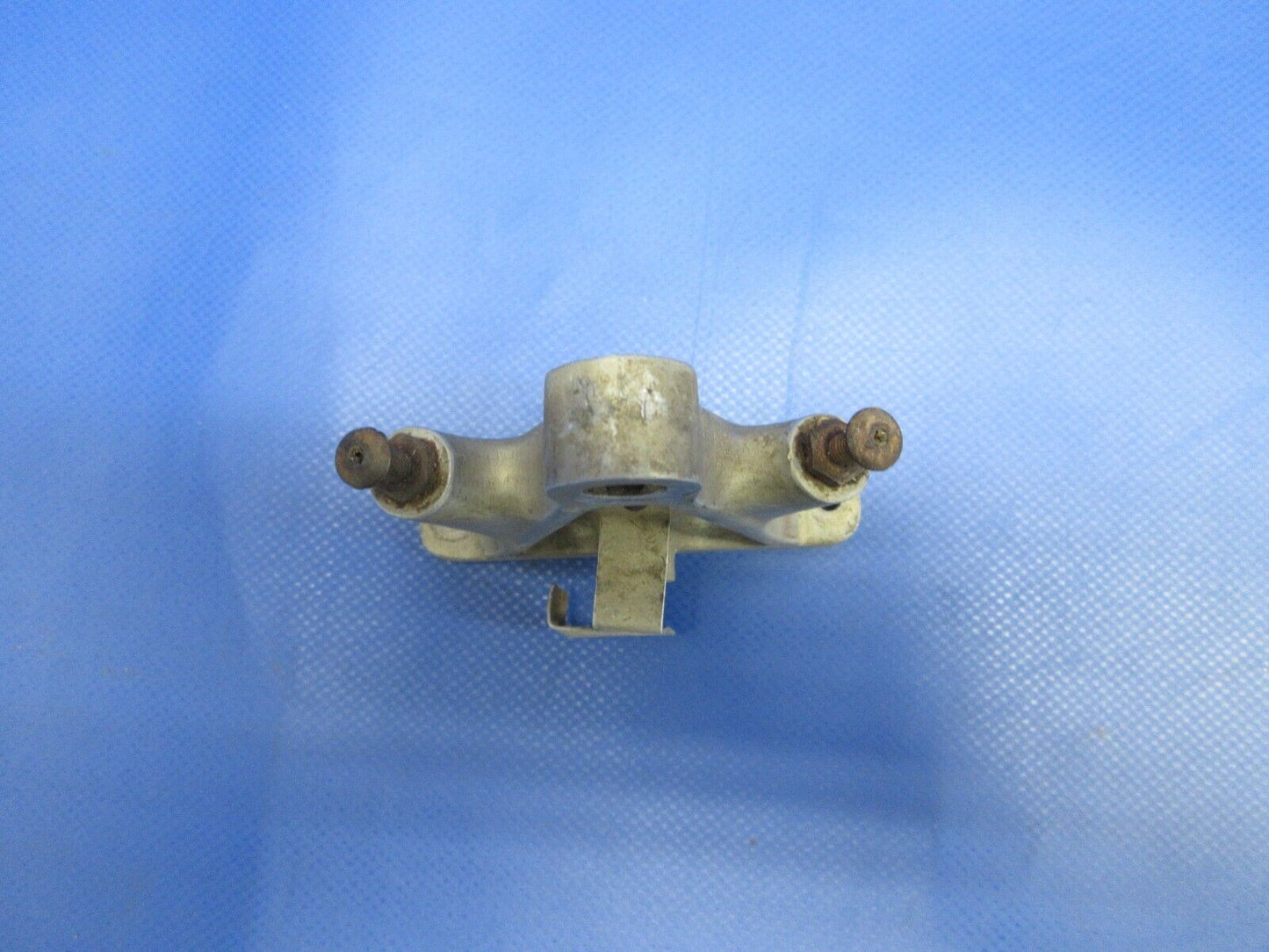 Piper PA23-150 Apache Stabilizer Bracket P/N 17051-00 (0224-1623)
