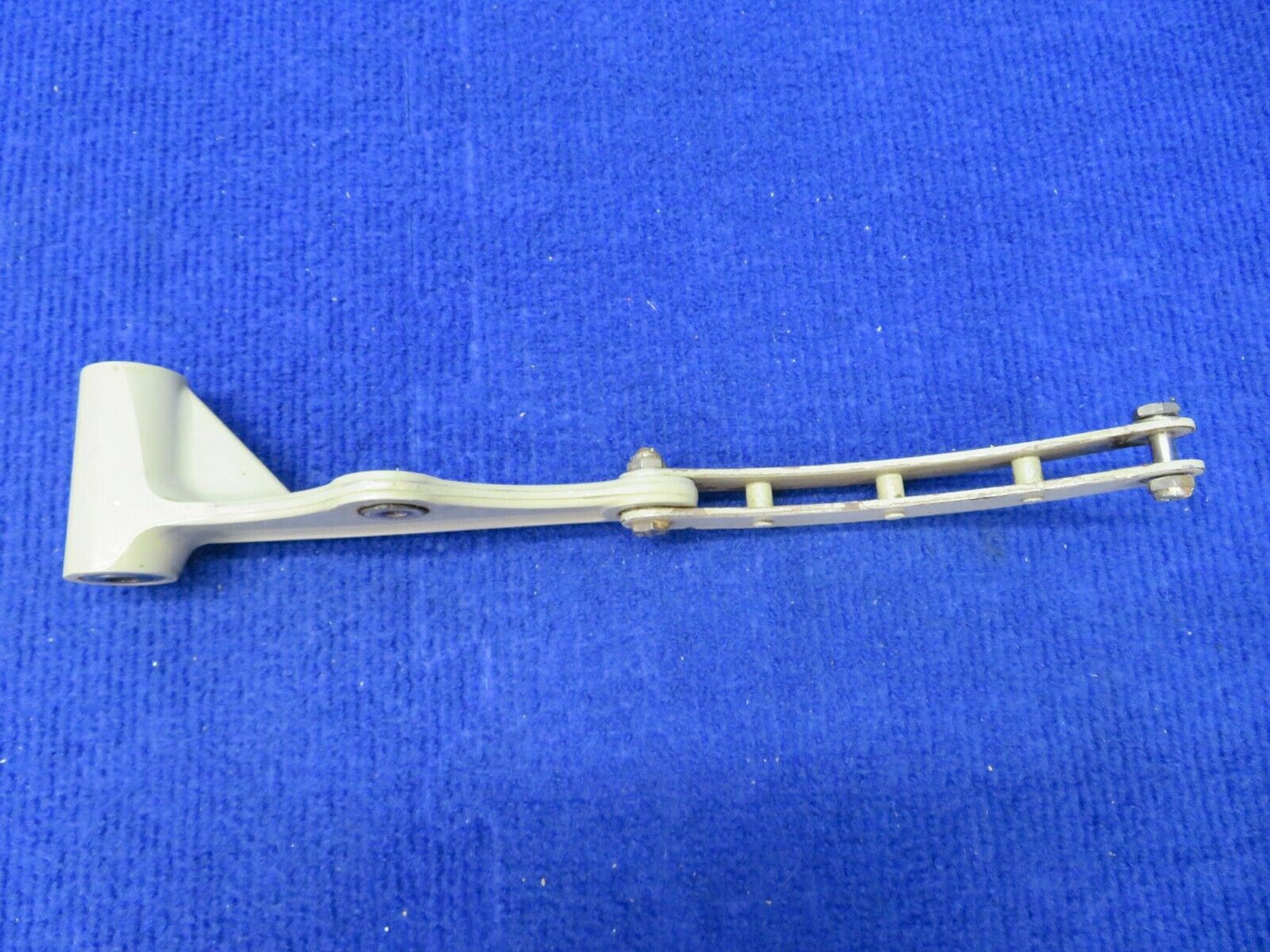 Cessna 310 Bellcrank Rocker Arm Assy Main Gear w/ Link P/N 0841104-4 (0422-428)