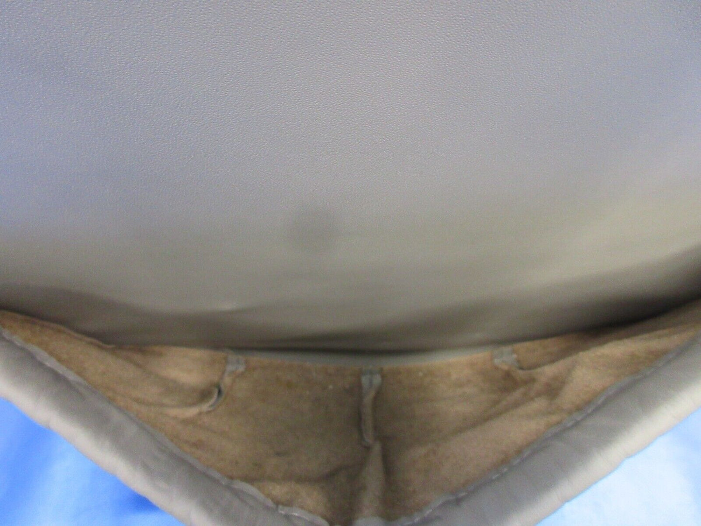 Cessna 401 / 401A Co-Pilot Seat Assy - Gray Leather P/N 5014047-4 (1223-1490)