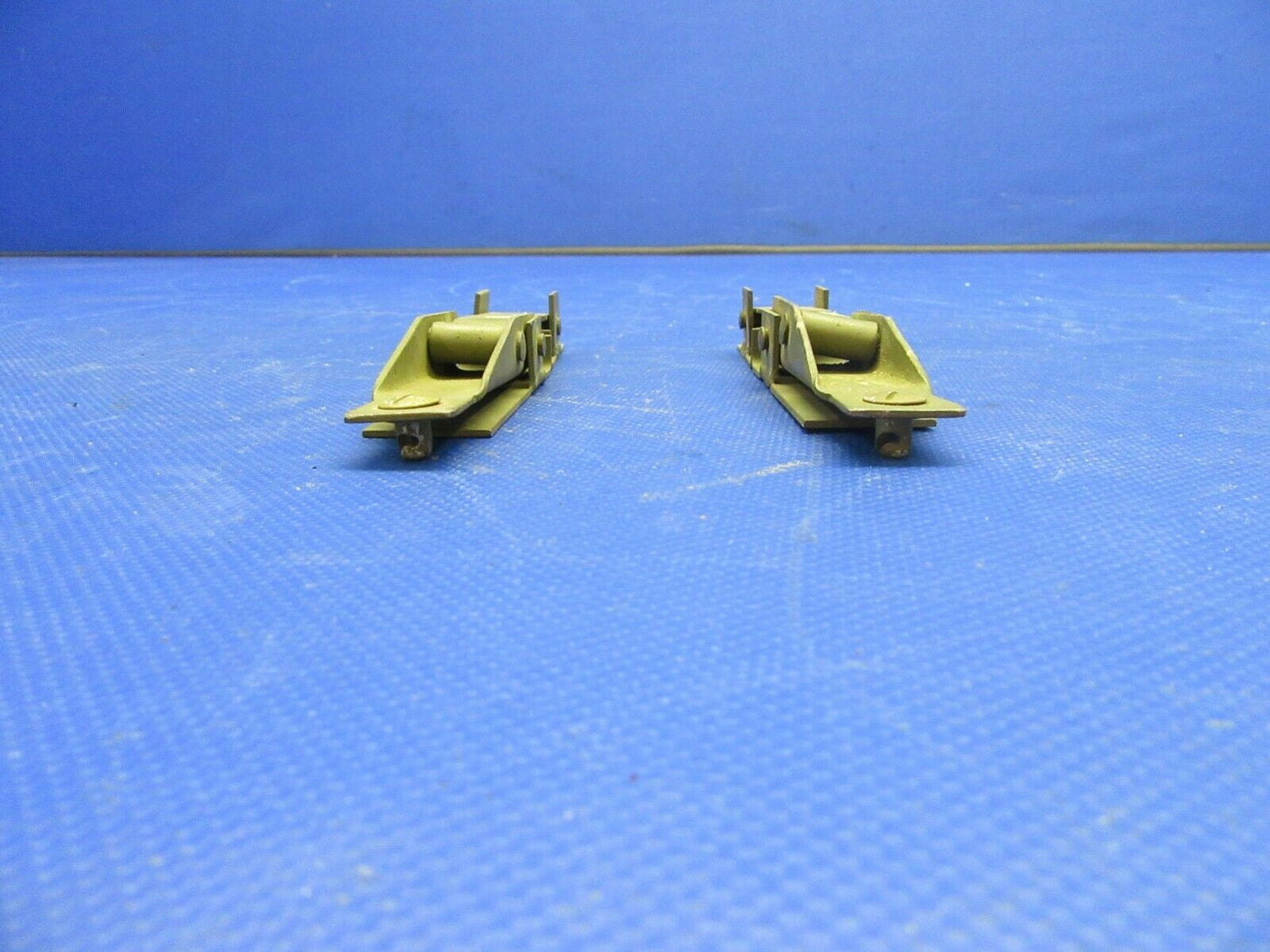 Aircraft Latch P/N 256644-206 LOT OF 2 NOS (0921-546)