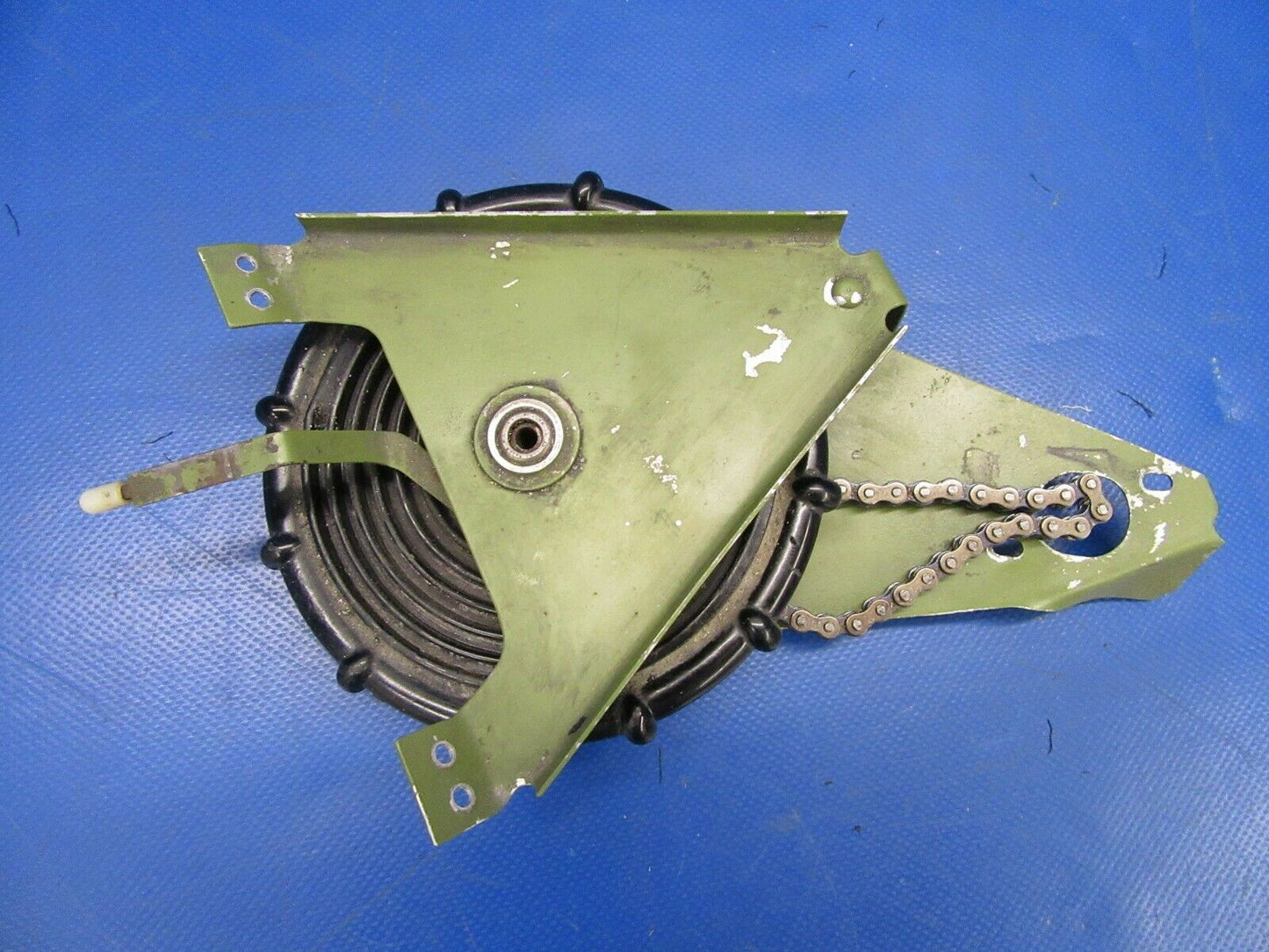 Cessna 310 Wheel Aileron Trim w/ Indicator 0861100-137, 0861100-64 (0619-420)