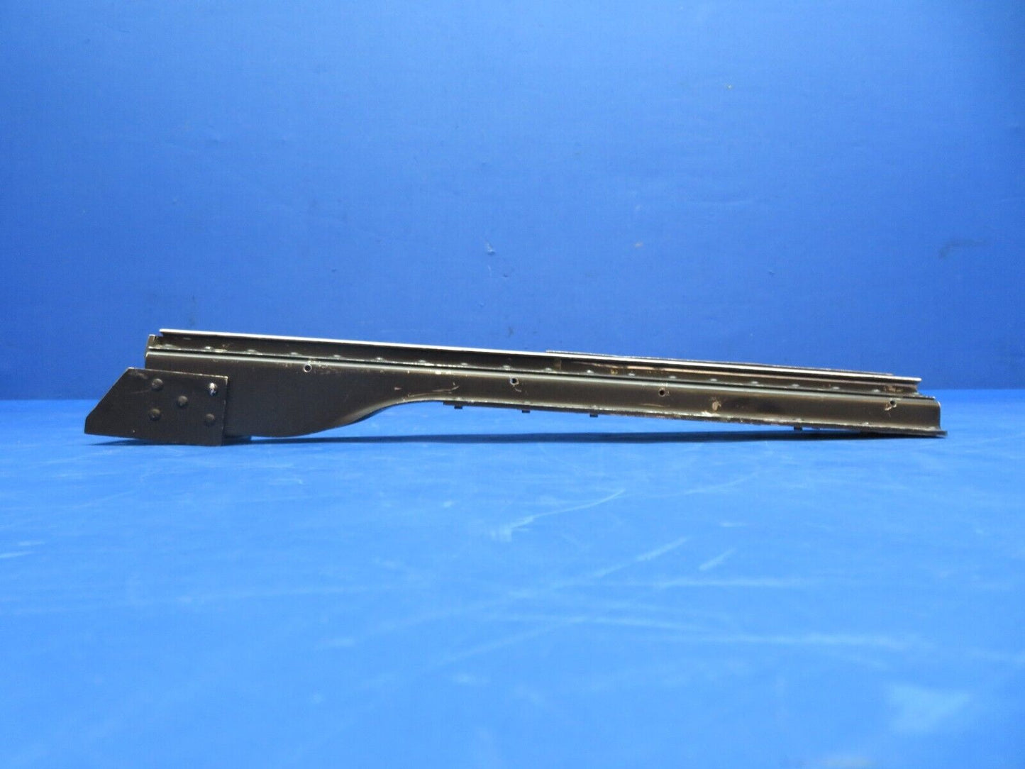 Cessna 310 / 310Q RH Seat Track Assy INBD & OTBD P/N 0812987-6 (0823-685)