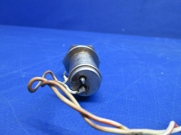 Cessna 310 / 310I Neo-Dyn Pressure Switch Assy 28V P/N 9910287-8 (0923-945)