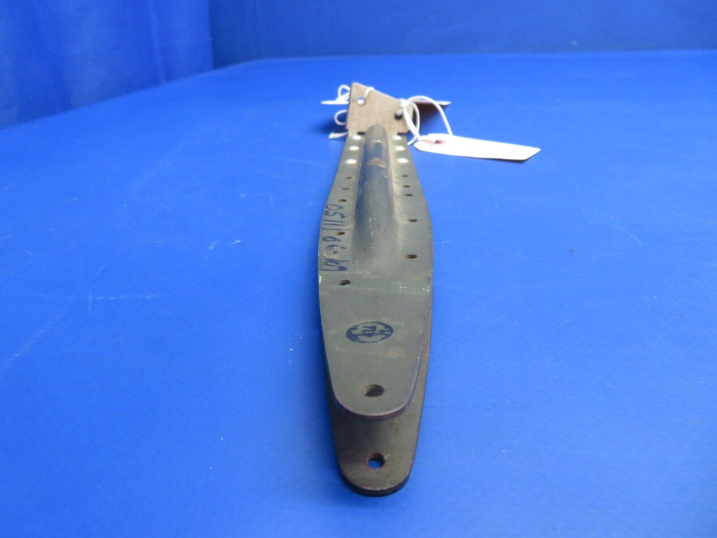 Cessna Hinge Assy - Cabin Door P/N 0511106-107 NOS (1122-631)