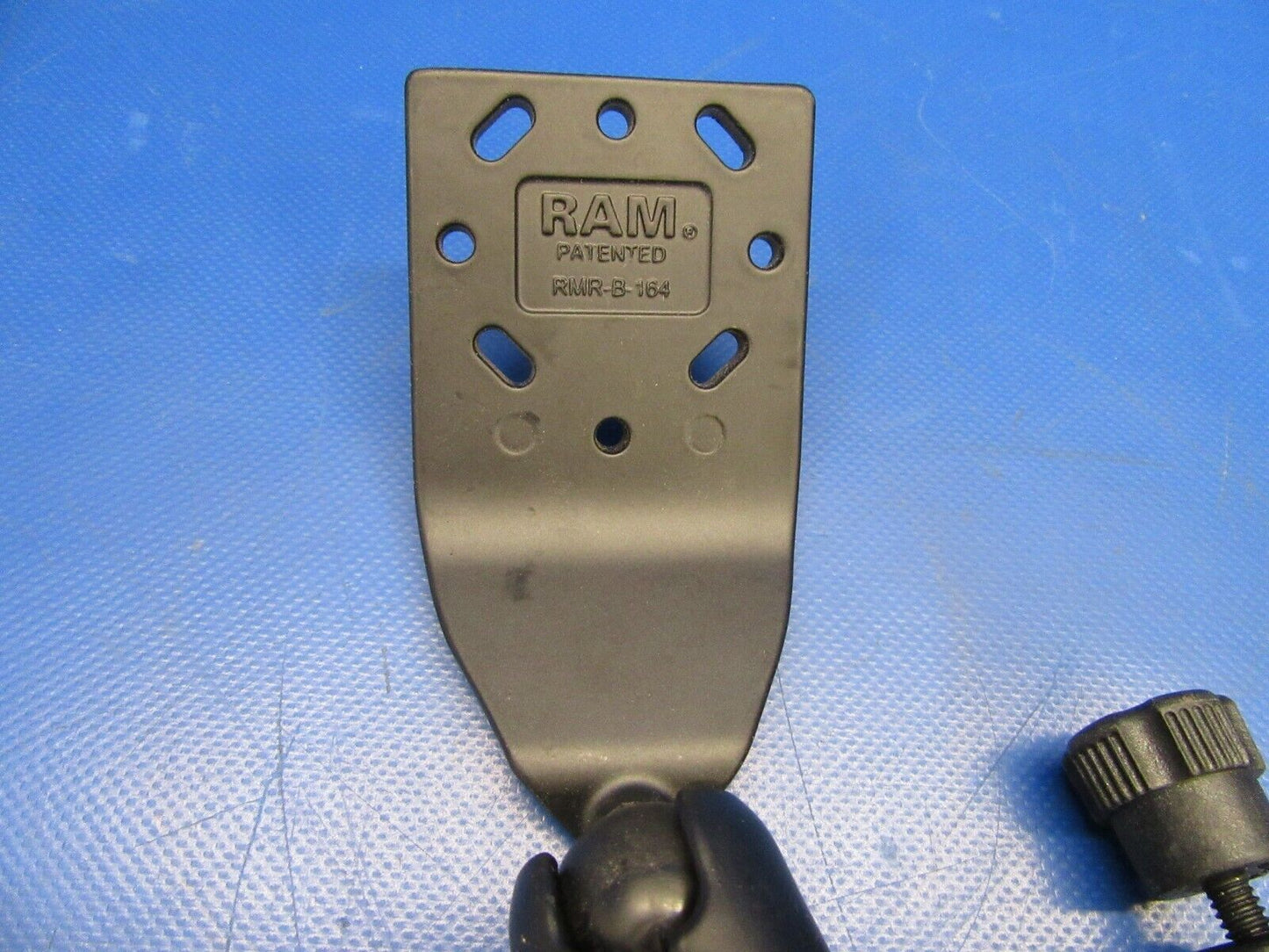 Ram Yoke Clamp Mount RAM-B-125-GA1U Garmin GPS 12 Series NOS (0619-337)
