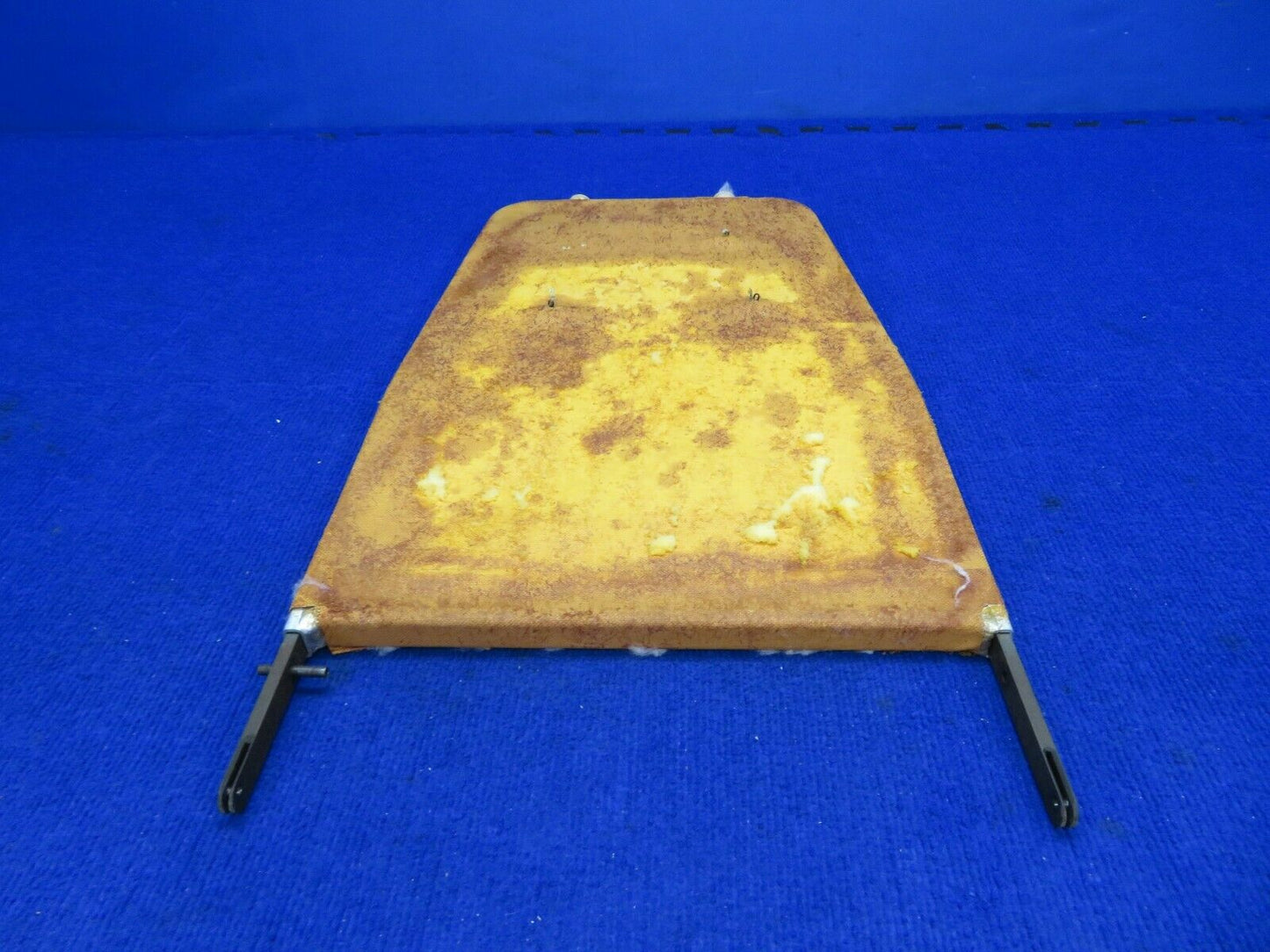 1981 Cessna 210 Seat Back Co-Pilot / Pilot P/N 1214164-33 (0422-446)