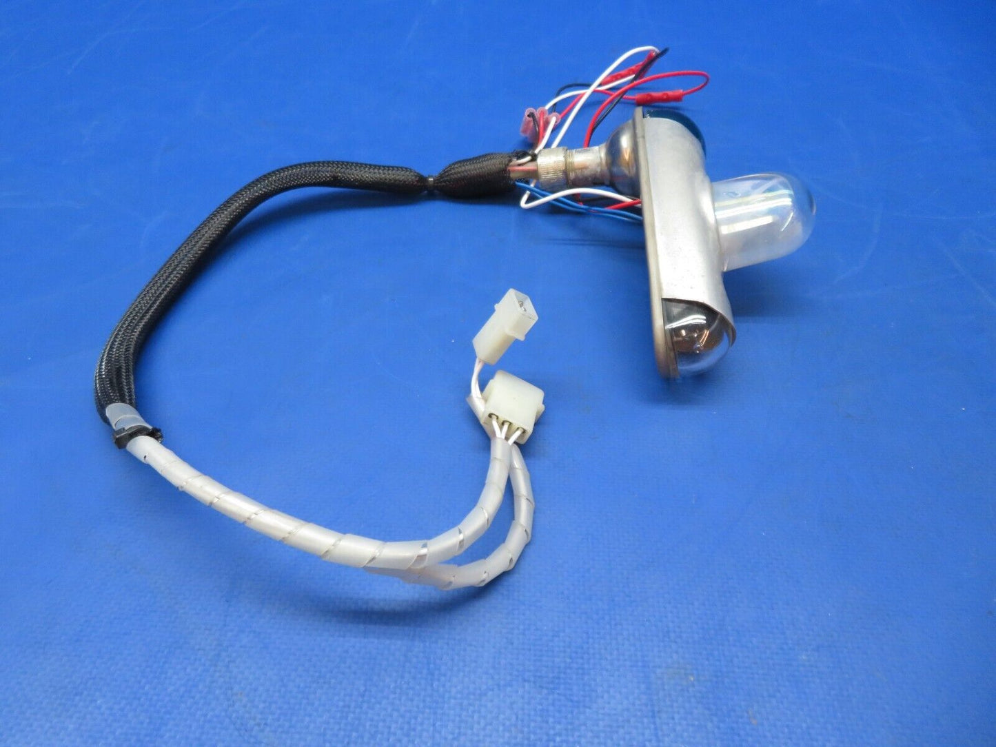 Diamond DA-42 RH Wing Position Light w/ Strobe 28v P/N A600-PG-D-28 (0623-593)