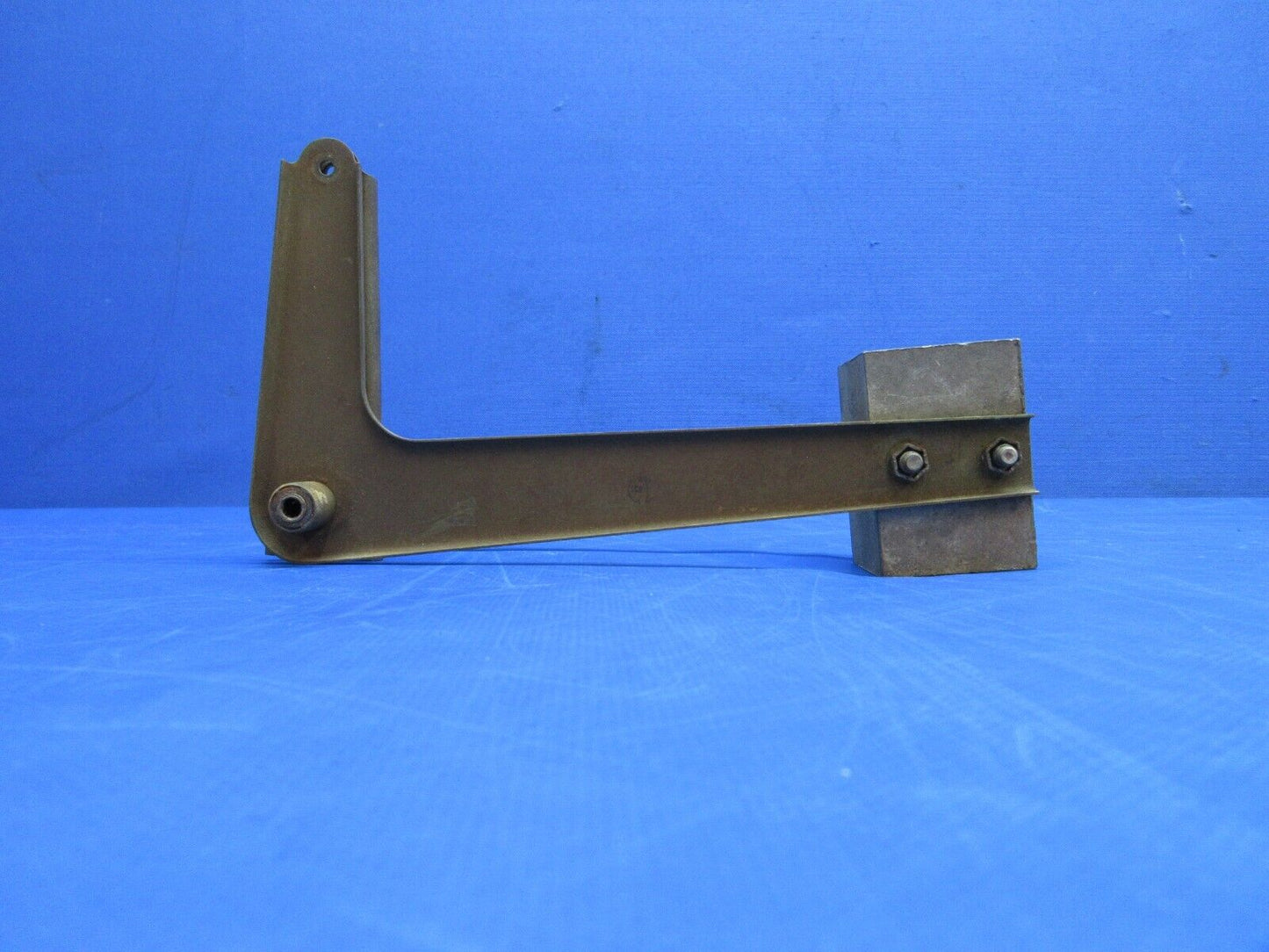 Cessna 310 / 310I Elevator Bob Weight Bellcrank Assy P/N 0861171-7 (1023-758)