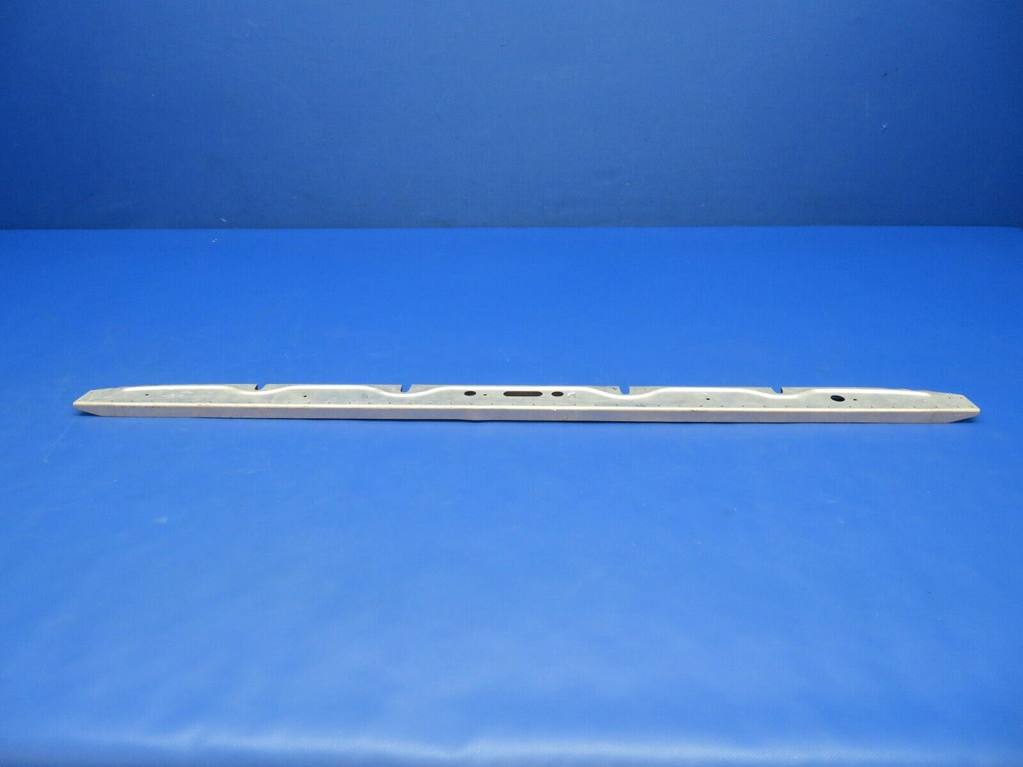 Beech Channel P/N 35-410180-4 NOS (0922-424)
