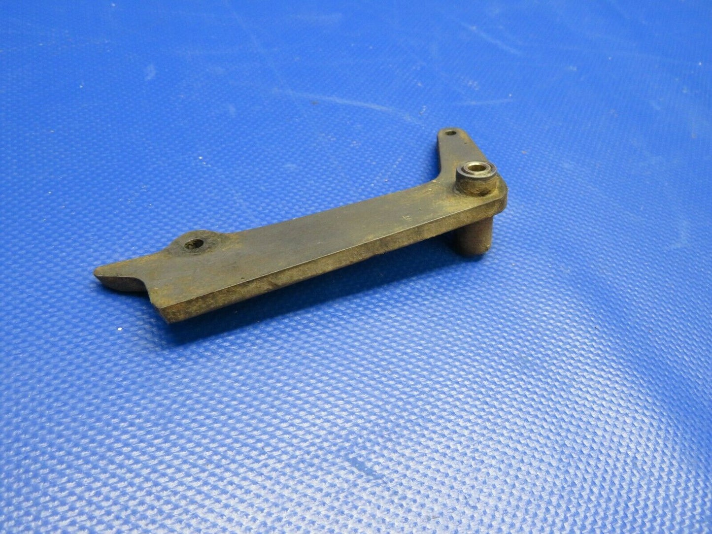 1960 Cessna 210 Uplock Hook LH Main Gear P/N 1241023-1 (0221-196)