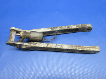 Piper PA23 Aztec LWR Nose Gear Drag Link Assy P/N 16195-1 (0224-1302)