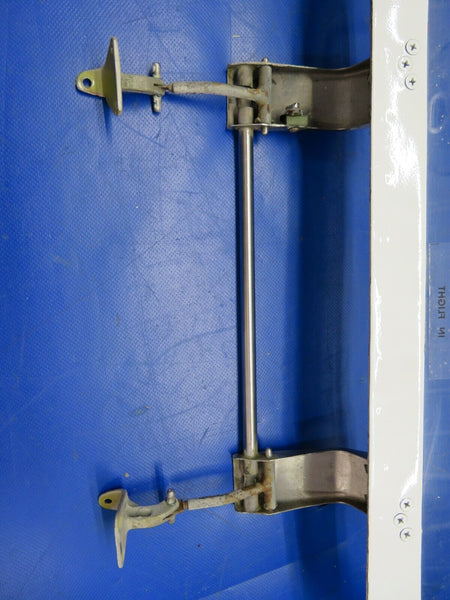 Beech LH Rear Cabin Emergency Exit Window Assy P/N 35-410291-146 (0620-524)