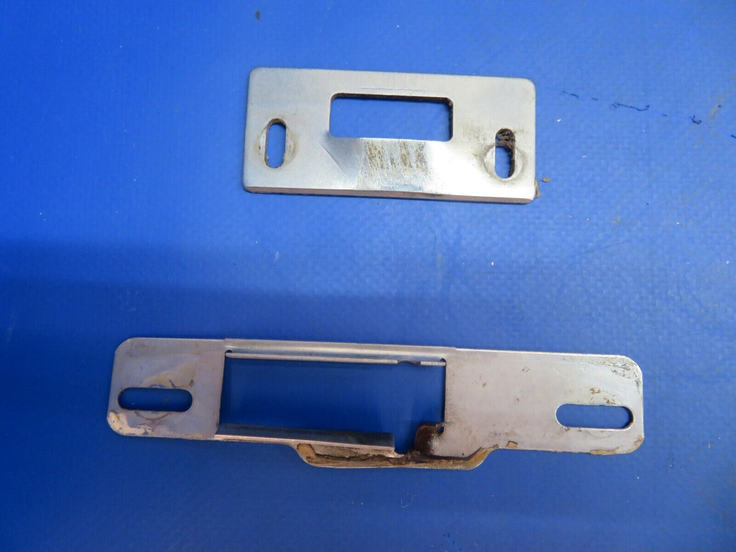 Piper PA-28R-201T Eyebolts Cabin Hinge & Strike Plates P/N402-057 LOT (1122-743)