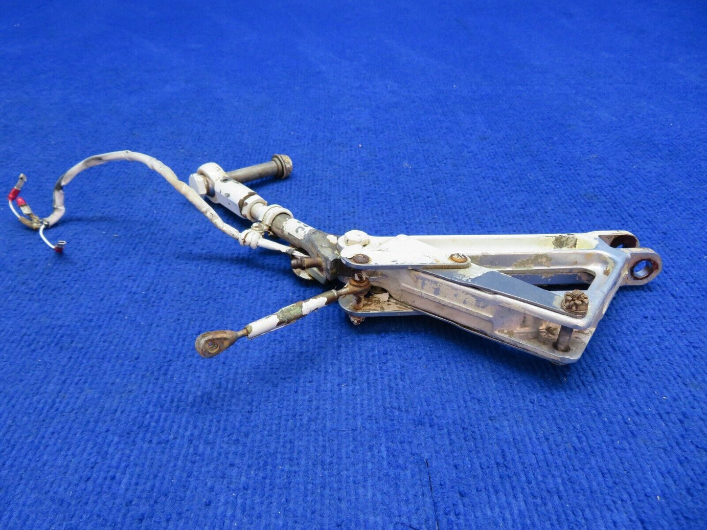 Piper Main Gear Truss Assy LH Link Casting # 20766 (0722-369)