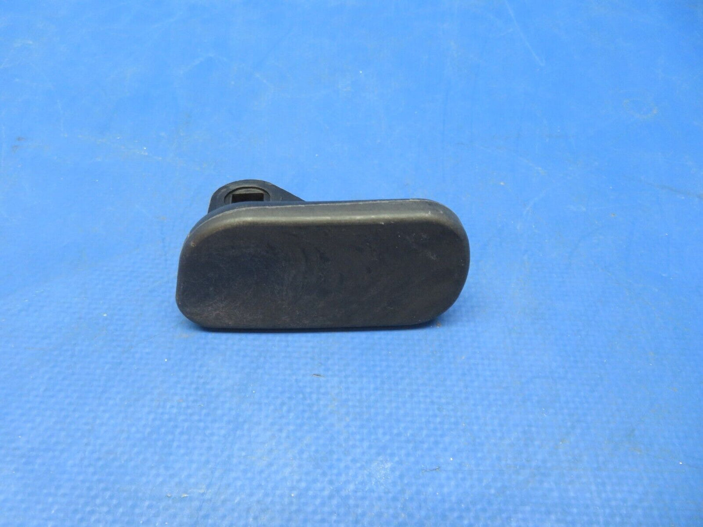 Cirrus LH Cabin Door Handle P/N 20274-003 NOS (0923-727)