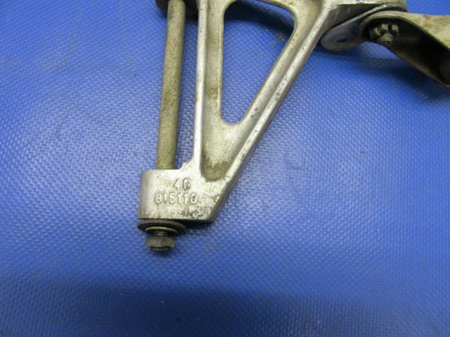 Beech 95-B55 Actuator & Link Landing Gear Door LH P/N 45-815003-3 (1121-310)