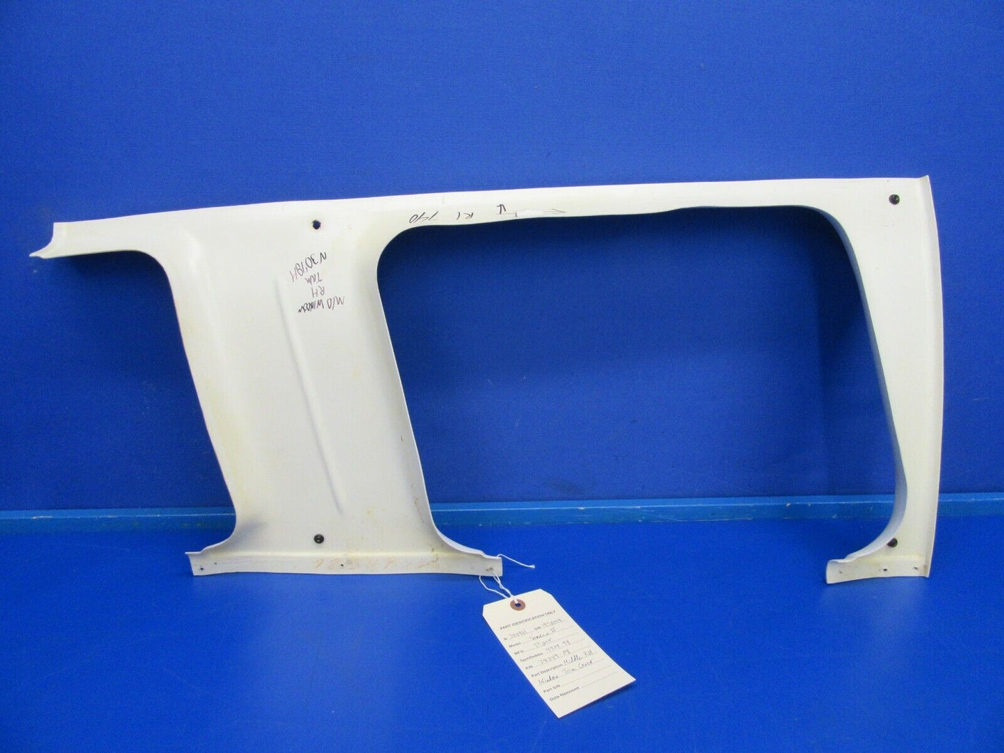 Piper Seneca RH Middle Window Trim Cover P/N 78349-08 (1119-316)