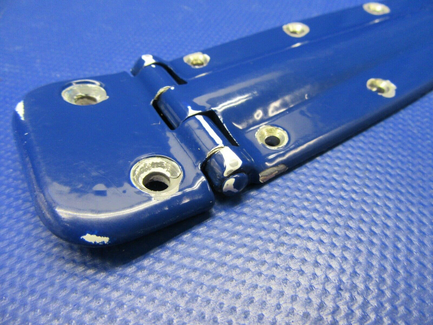 Cessna 210 Lower Hinge RH Cabin Door P/N 0711037-4, 0711037-11 (0321-314)
