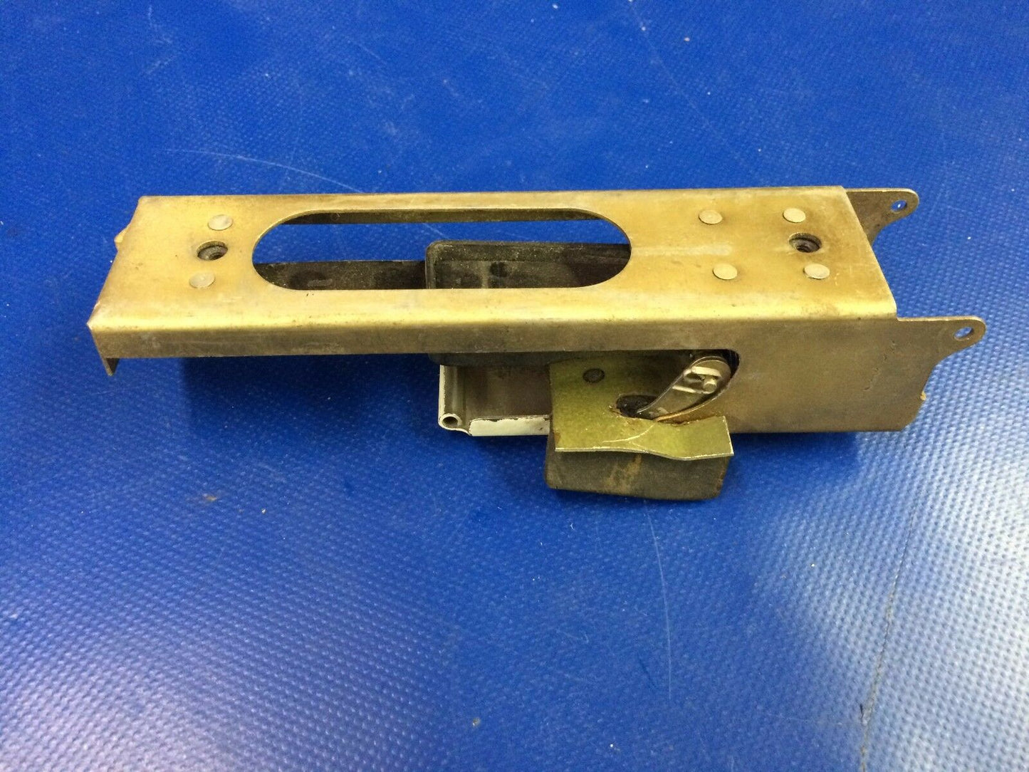Piper PA-28 Cherokee Cabin Door Latch Assy. P/N 20807-000 (1216-152)