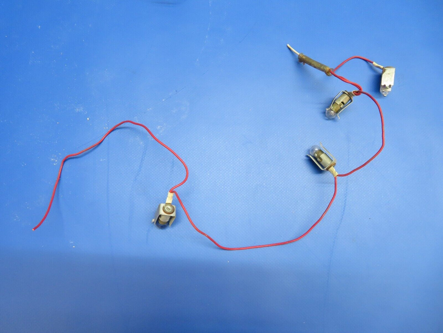 Piper PA-28-201T Dakota Panel Light Holder w/ Switch LOT P/N 565-516 (0922-67)
