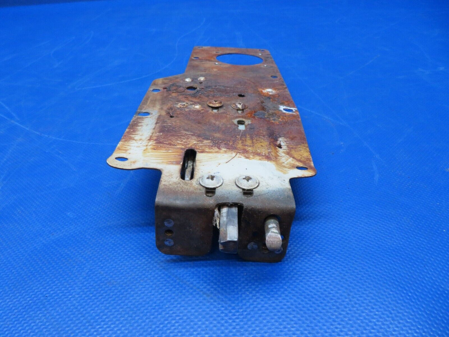 Cessna 337 / 337E Latch Assy Cabin Door P/N 1517011-1 FOR PARTS (0124-253)