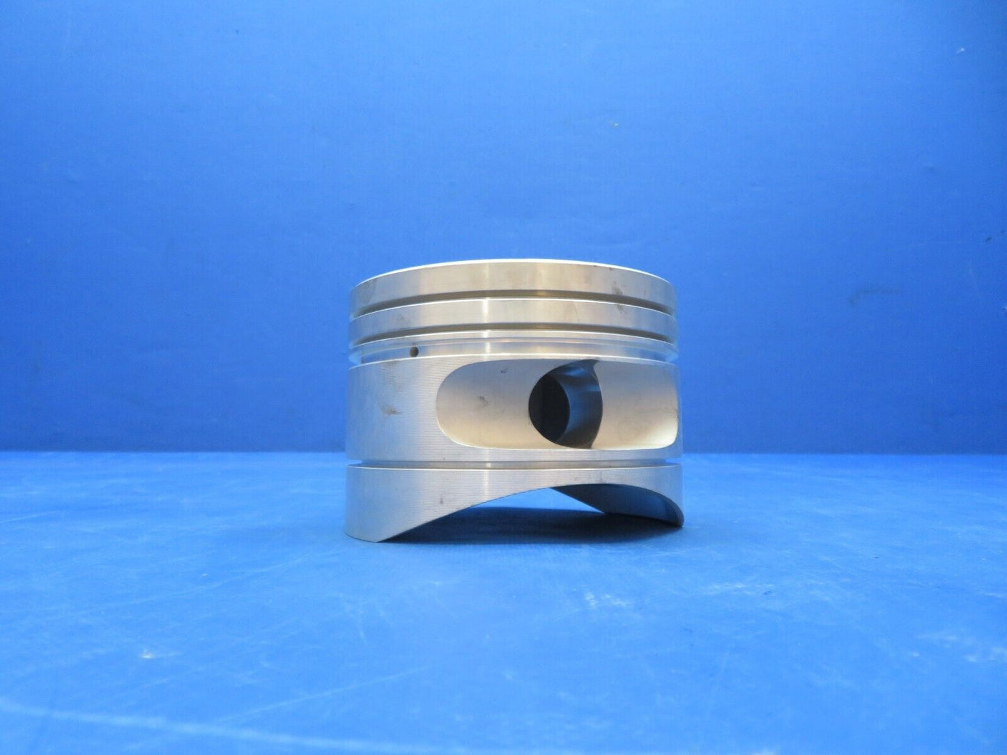 Continental Piston P/N 640945 NEW OLD STOCK (0923-664)