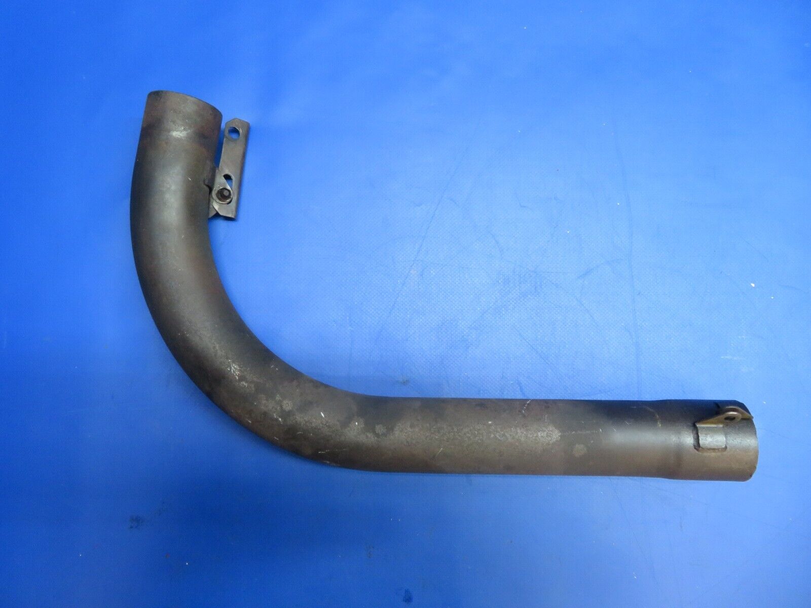 Piper PA-28R-201T Elbow LH Exhaust P/N 654303, 643861-108, 641911-108 (1122-847)