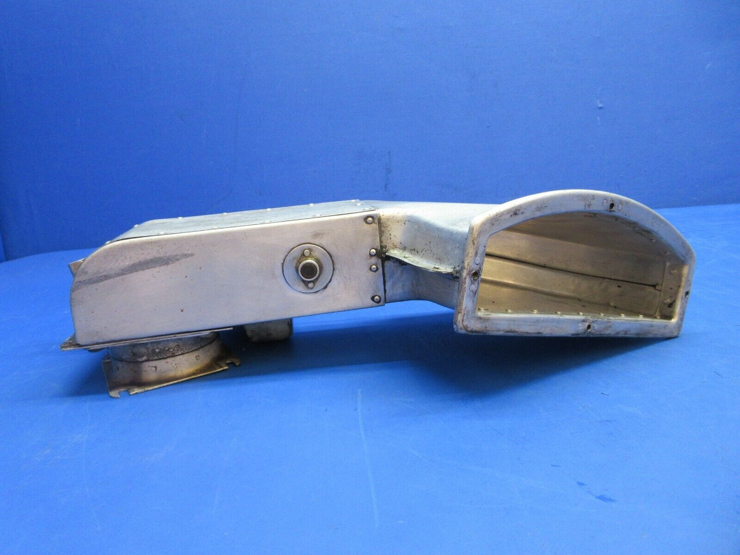 1956 Cessna 310 Carburetor Air Box Assy P/N 0850570-1 (0723-191)