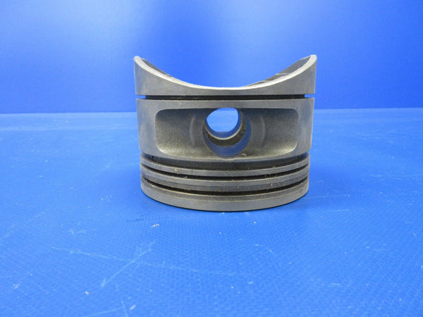 Continental Piston P/N SA-646743 NEW OLD STOCK (1223-652)