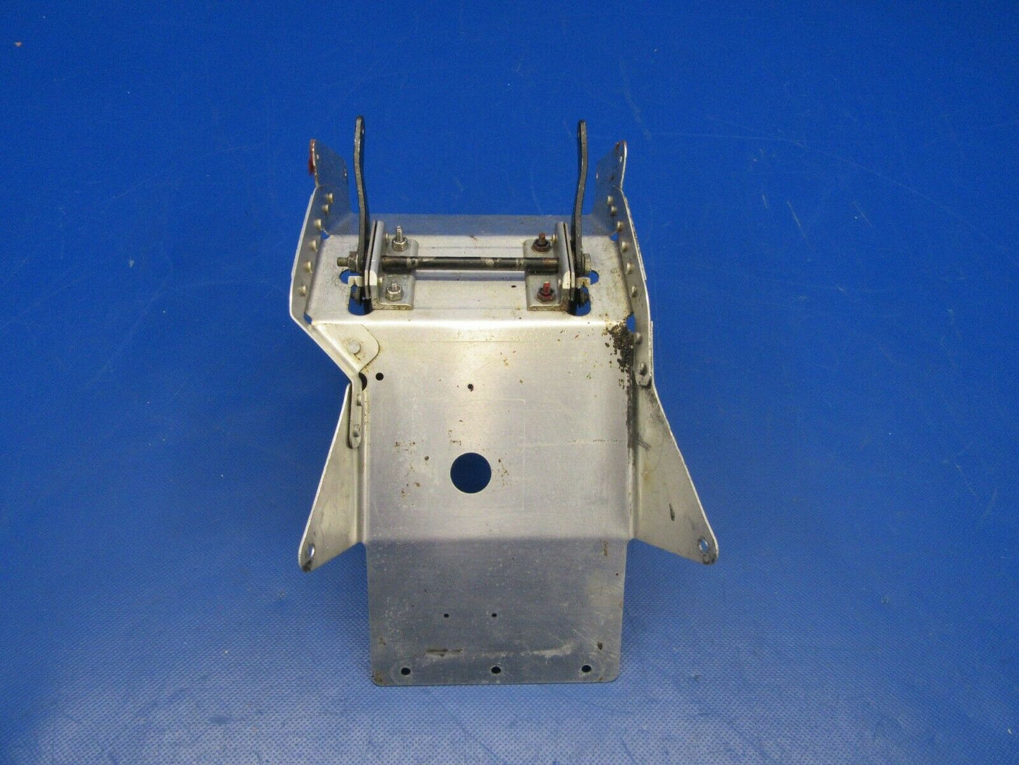 Piper PA-34-200T Seneca II Flap Lever Bracket 96080-00, 96061-000 (1119-408)