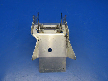 Piper PA-34-200T Seneca II Flap Lever Bracket 96080-00, 96061-000 (1119-408)