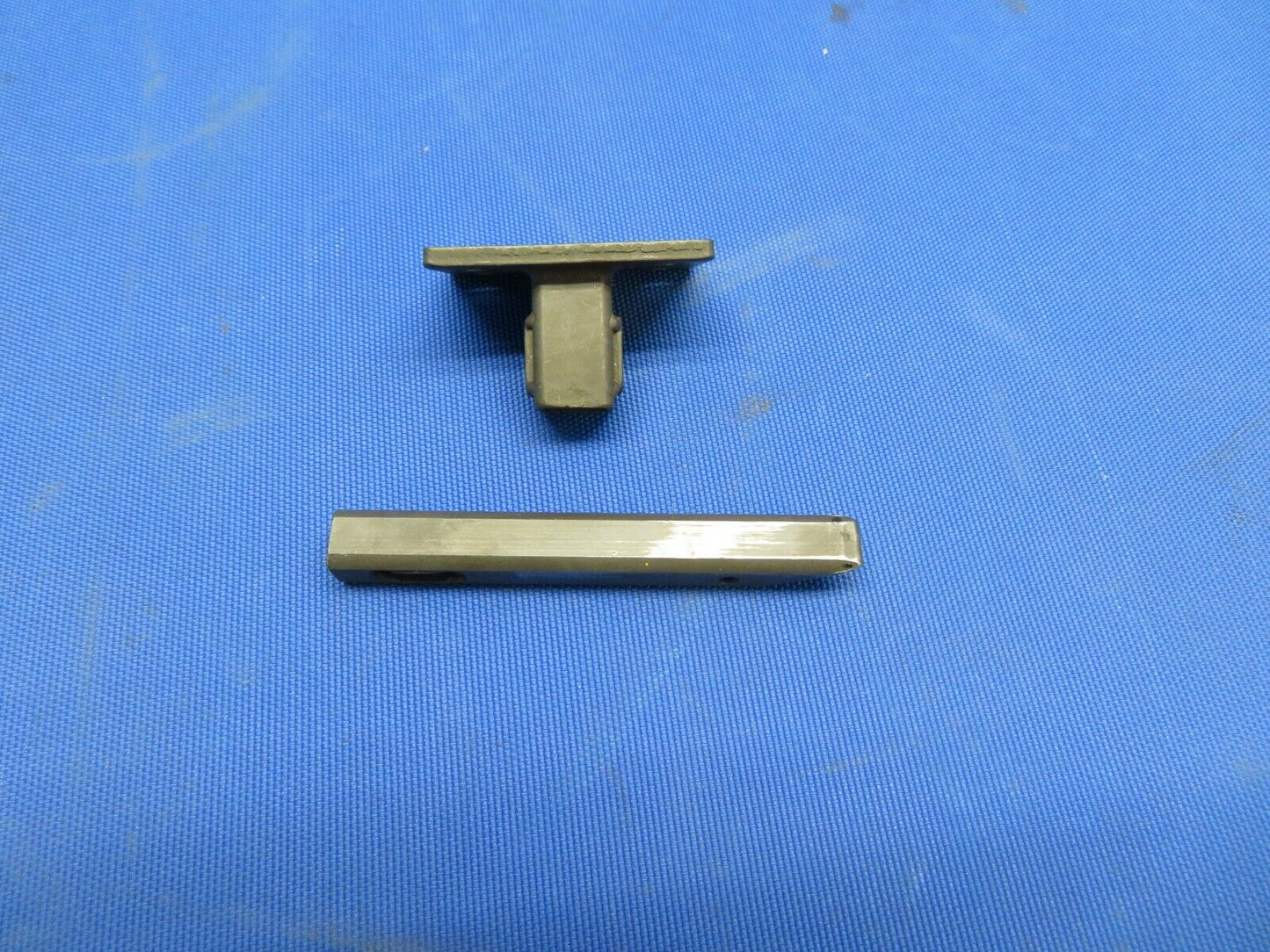 Cessna P210N / 210 Cabin Door Pin & Guide P/N 2117231-2, 2117124-7  (1020-133)